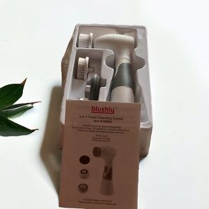 BLUSHLY 4-in 1 FACIAL CLEANSING SYSTEM
